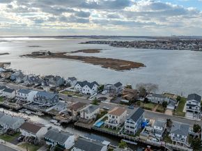 883 S Long Beach Avenue, Freeport NY 11520