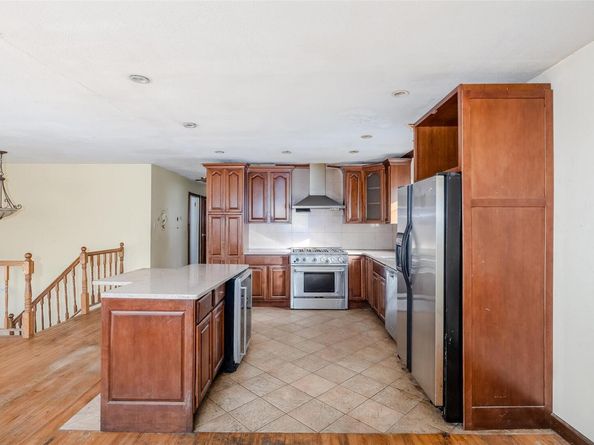 883 S Long Beach Avenue, Freeport NY 11520
