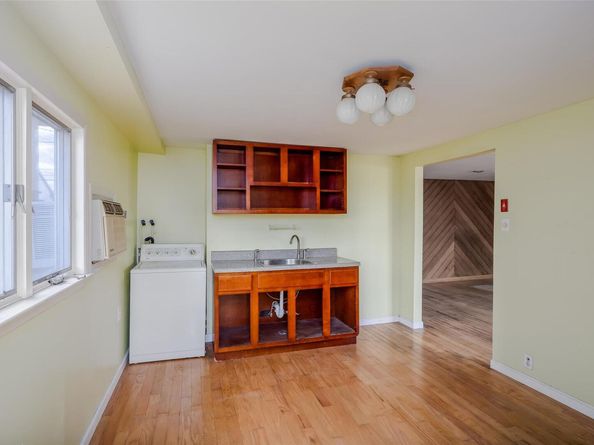 883 S Long Beach Avenue, Freeport NY 11520