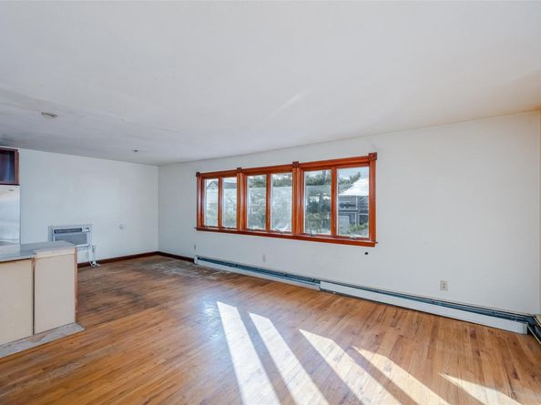 883 S Long Beach Avenue, Freeport NY 11520