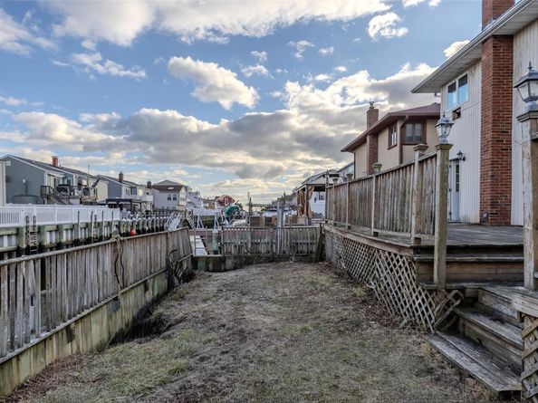 883 S Long Beach Avenue, Freeport NY 11520