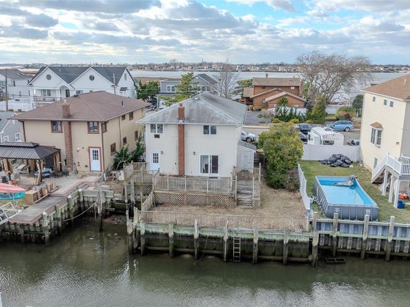 883 S Long Beach Avenue, Freeport NY 11520