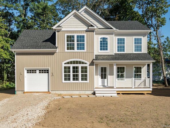 4 Gail-Grace Court, Copiague NY 11726