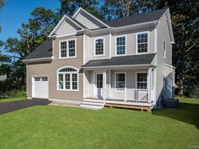 4 Gail-Grace Court, Copiague NY 11726