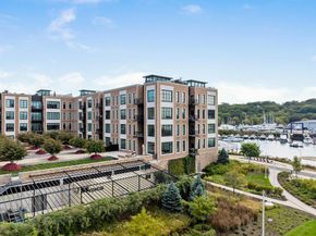 100 Garvies Point Road 1009, Glen Cove NY 11542