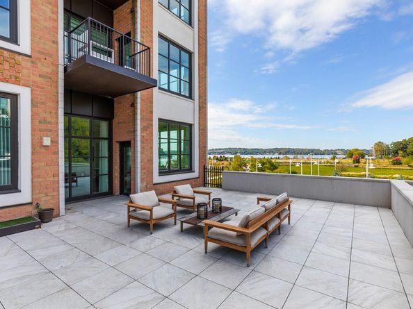 100 Garvies Point Road 1009, Glen Cove NY 11542