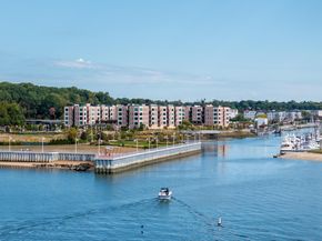 100 Garvies Point Road 1009, Glen Cove NY 11542