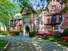 107 Bayview Road, Manhasset NY 11030