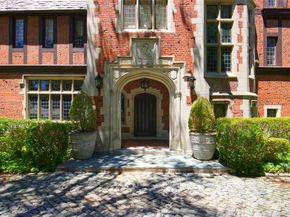 107 Bayview Road, Manhasset NY 11030