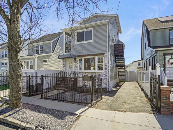 21924 130th Drive, Springfield Gardens NY 11413