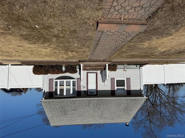 65 Heathcote Road, Lindenhurst NY 11757