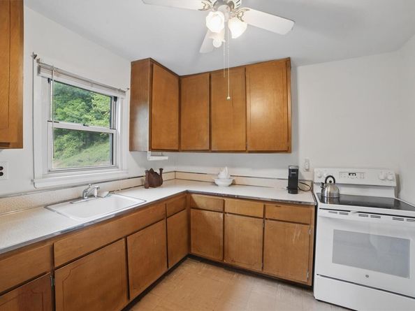 147 Charter Circle 147, Ossining NY 10562
