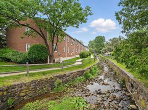 147 Charter Circle 147, Ossining NY 10562