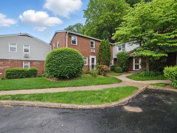 147 Charter Circle 147, Ossining NY 10562