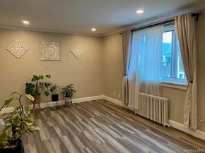 261-34 Langston Avenue E2, Glen Oaks NY 11004