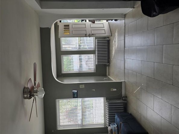 133-15 220 st, Springfield Gardens NY 11413