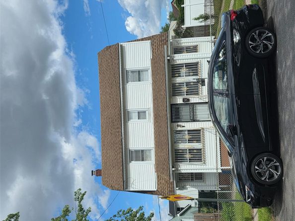 133-15 220 st, Springfield Gardens NY 11413