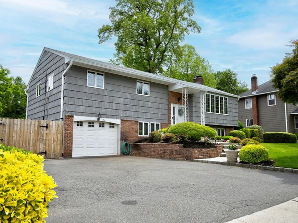 1 Glen Lane, Glenwood Landing NY 11547