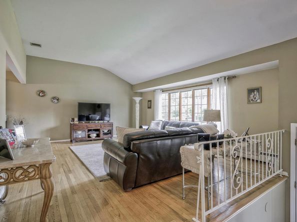 1 Glen Lane, Glenwood Landing NY 11547