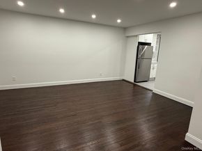 11 Wooleys Lane 1k, Great Neck NY 11023