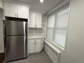 11 Wooleys Lane 1k, Great Neck NY 11023