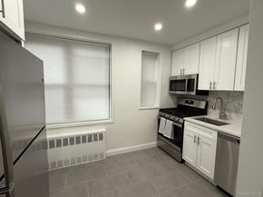 11 Wooleys Lane 1k, Great Neck NY 11023