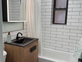 11 Wooleys Lane 1k, Great Neck NY 11023