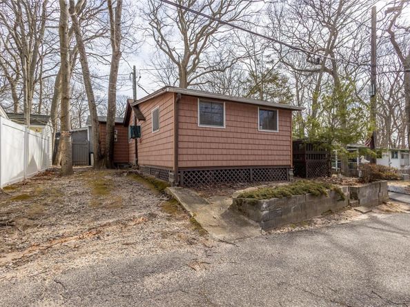 28 Anchor Path, Baiting Hollow NY 11933