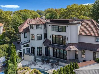 86 Gaylord Drive S