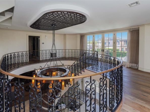86 Gaylord Drive S, Brooklyn NY 11234