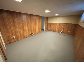 355 Pinelawn Avenue, Copiague NY 11726