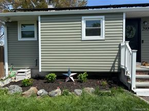 2909 New London Avenue, Medford NY 11763