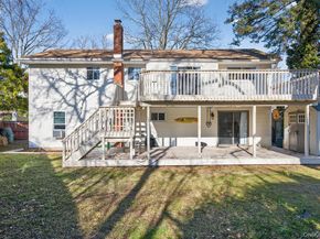 8 Stern Court, Huntington Station NY 11746