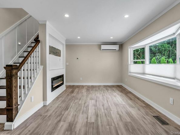20 Robert Road, Glen Cove NY 11542