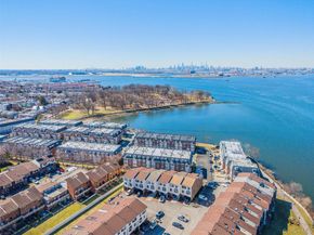 12012 Riviera Court 20B, College Point NY 11356