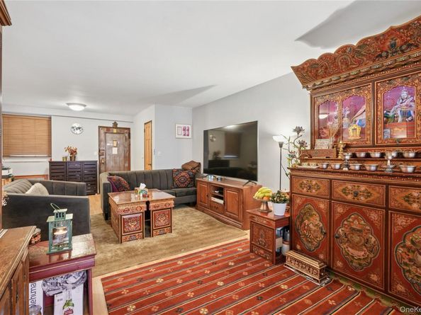 35-50 85 St 3D, Jackson Heights NY 11372