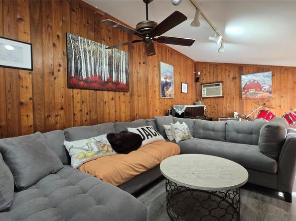 170 E Mineola Avenue, Valley Stream NY 11580