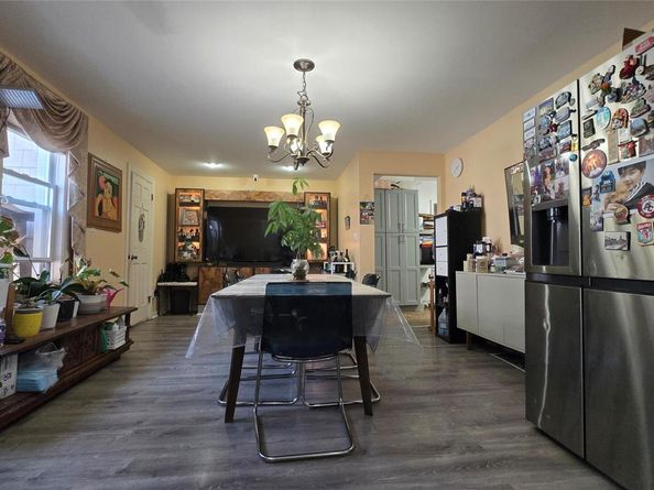 170 E Mineola Avenue, Valley Stream NY 11580