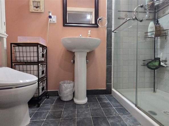 170 E Mineola Avenue, Valley Stream NY 11580