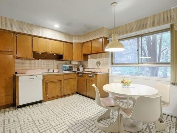 129 Hillandale Drive, New Rochelle NY 10804