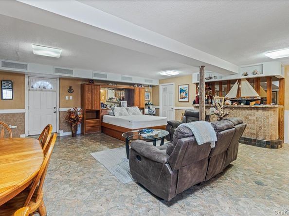 15016 26th Avenue, Flushing NY 11354