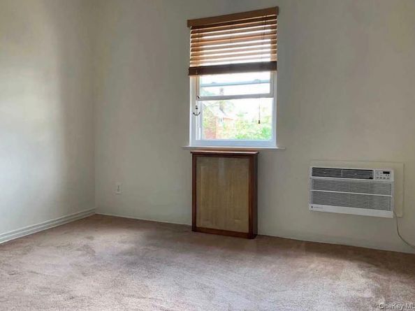 15016 26th Avenue, Flushing NY 11354