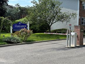 150 Fairharbor Drive 150, Patchogue NY 11772
