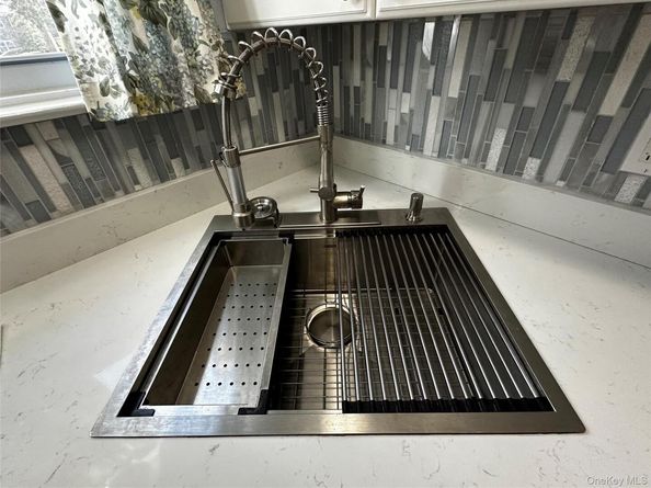 150 Fairharbor Drive 150, Patchogue NY 11772