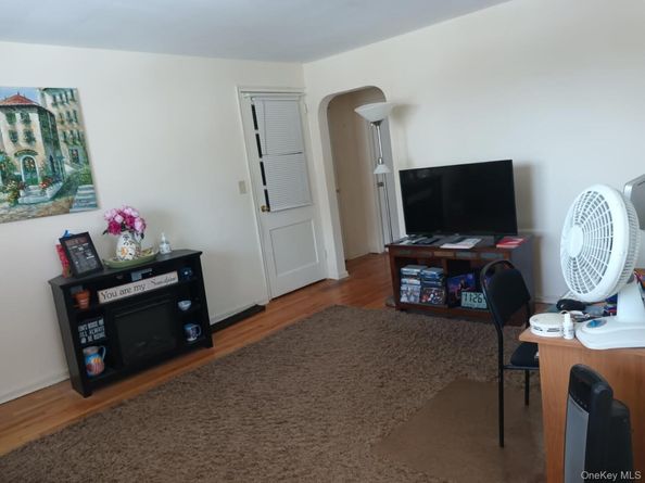 102 Spruce Street 2A, Yonkers NY 10701