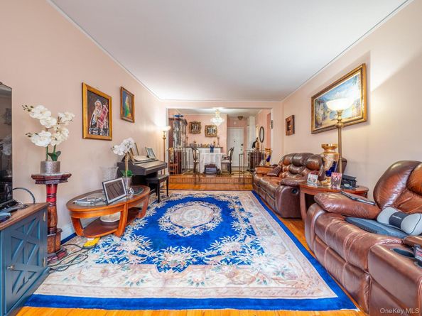 102-40 67 drive Drive 3h, Forest Hills NY 11375