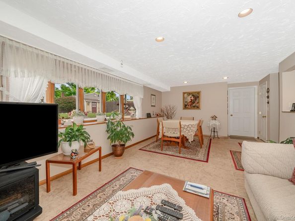 349 Lido Parkway, Lindenhurst NY 11757