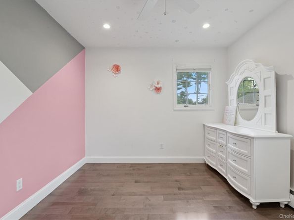 120 South Drive, Manhasset Hills NY 11040