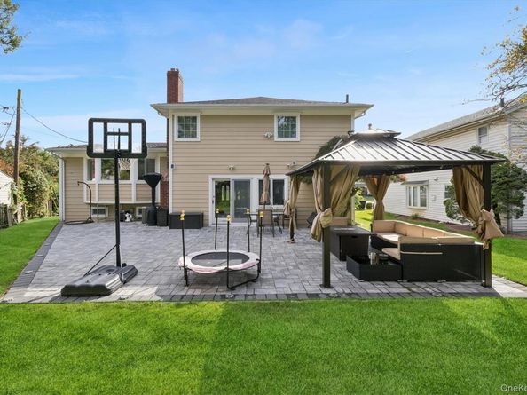 120 South Drive, Manhasset Hills NY 11040