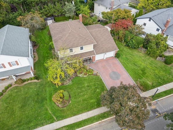 120 South Drive, Manhasset Hills NY 11040